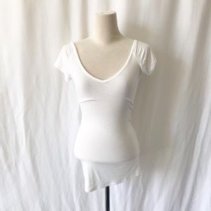 Ling white form fitting soft shirt Size S